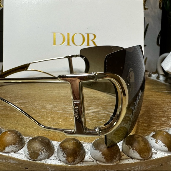 Christian Dior shield gradient sunglasses with box⭐️ - Picture 4 of 11